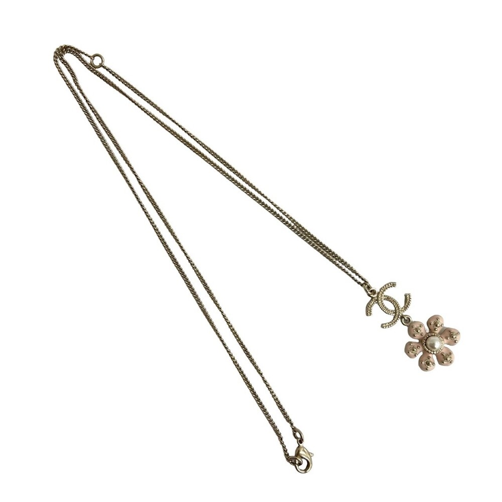 CHANEL Authentic Pink Pearl Logo Necklace - Picture 4 of 5